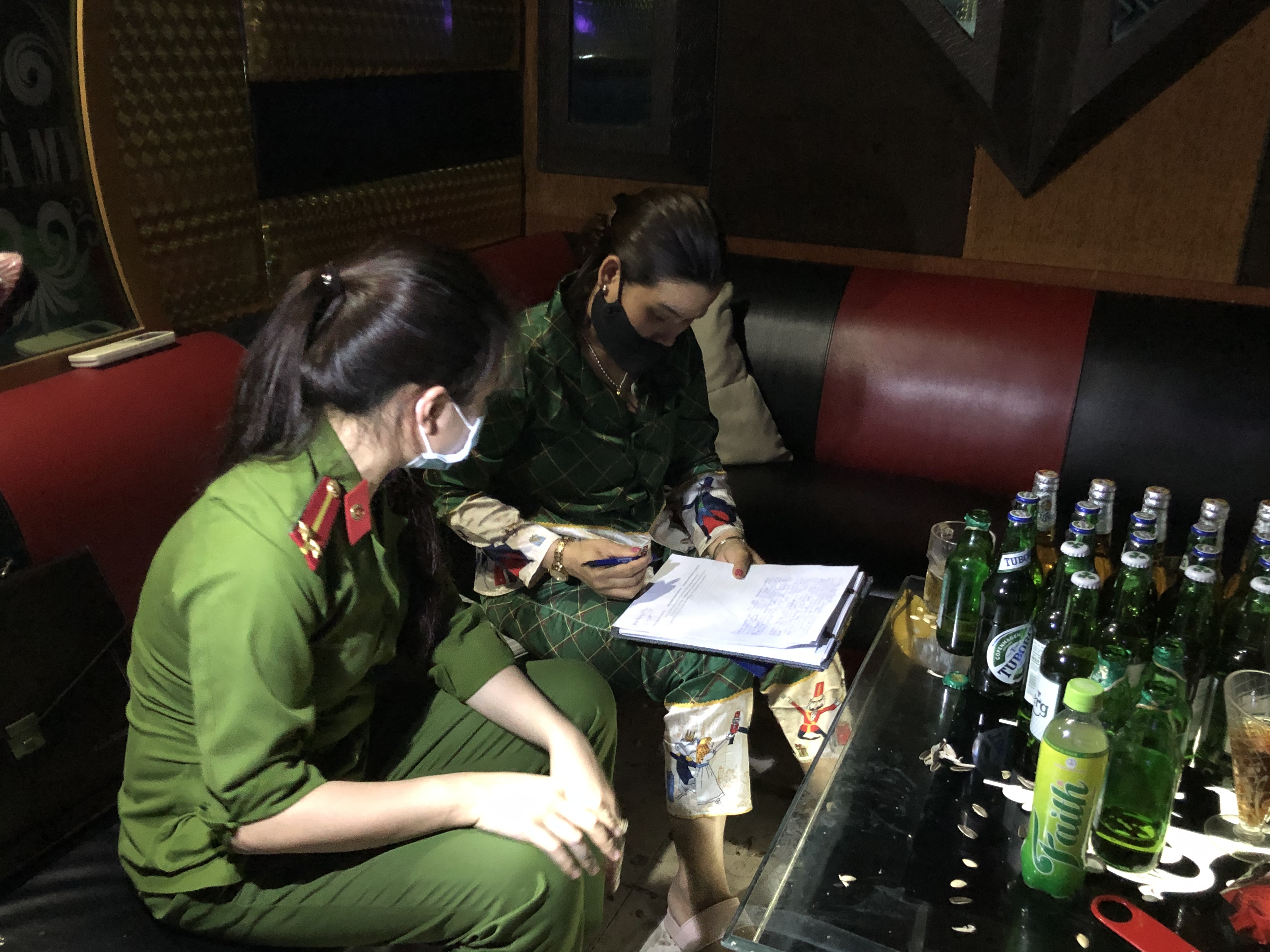 Kiểm tra quán Karaoke hoạt động trái quy định